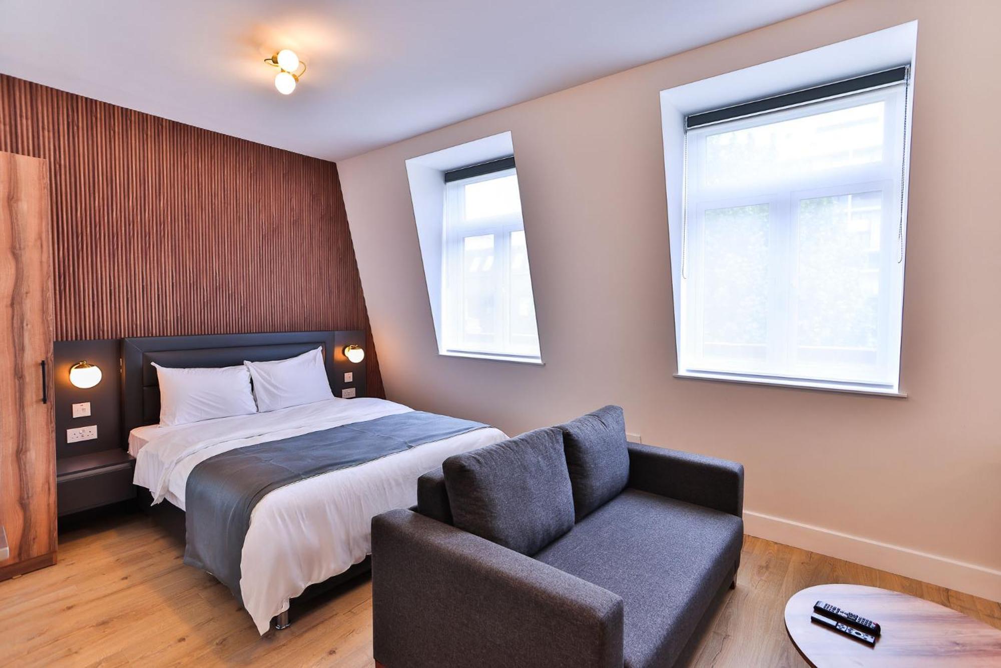 Finsbury Rose Hotel *